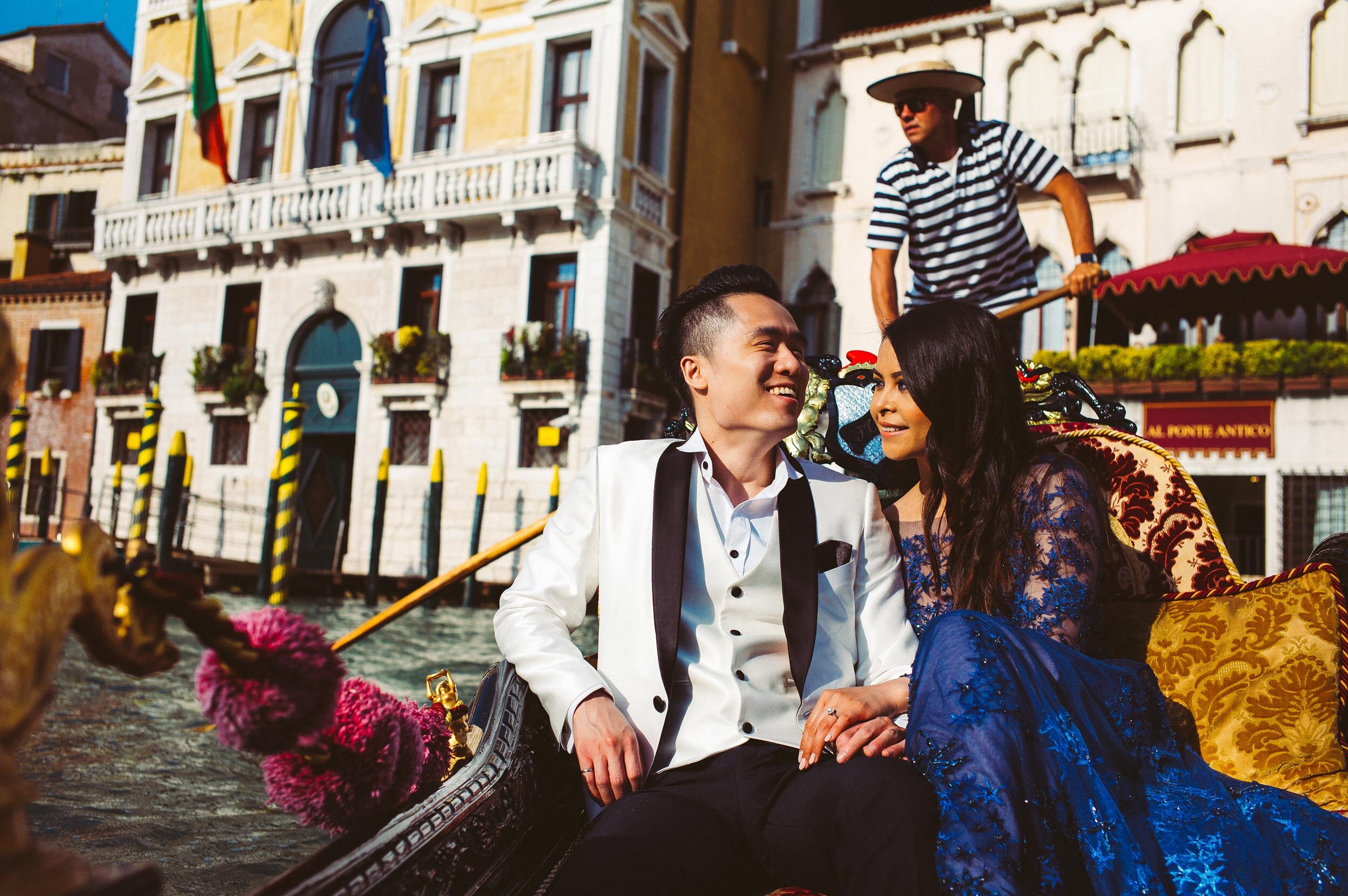 Engagement in Venice - pre-wedding photographer Italy