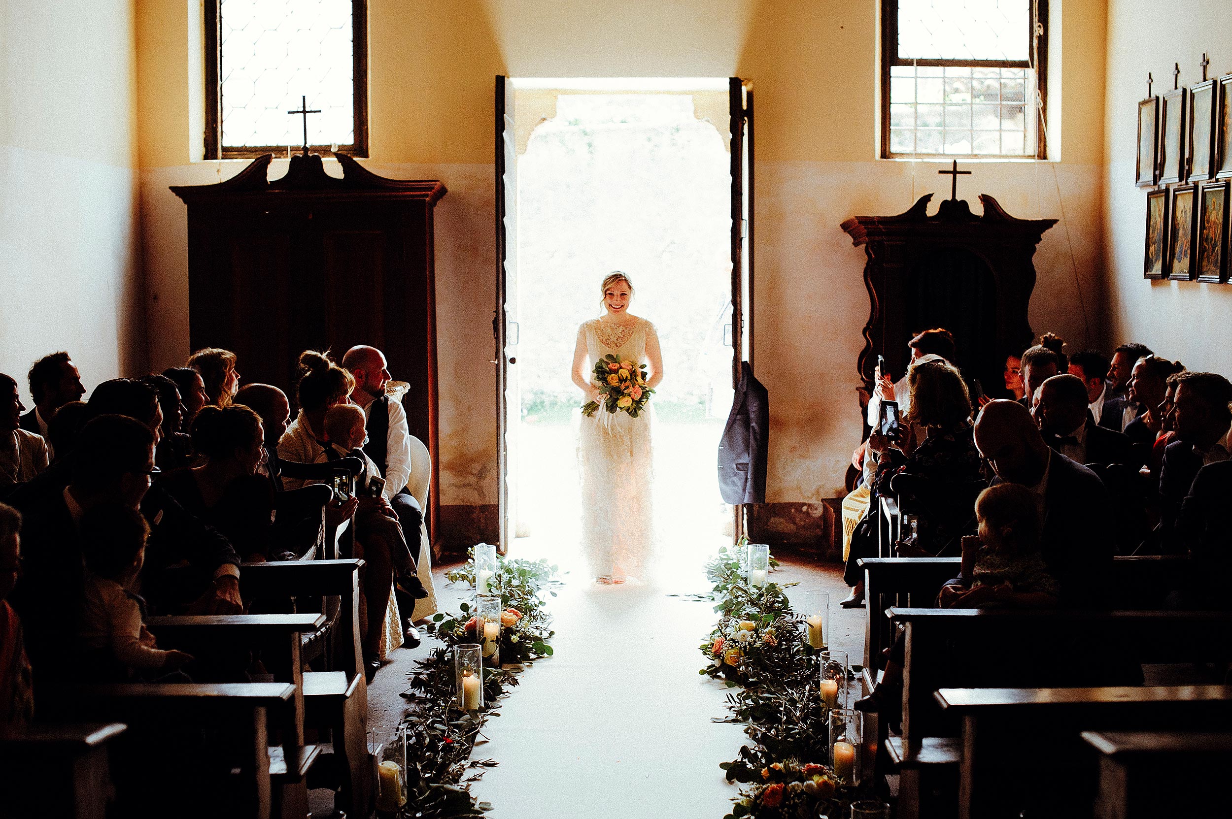 The bride enters the church at Villa Piovene